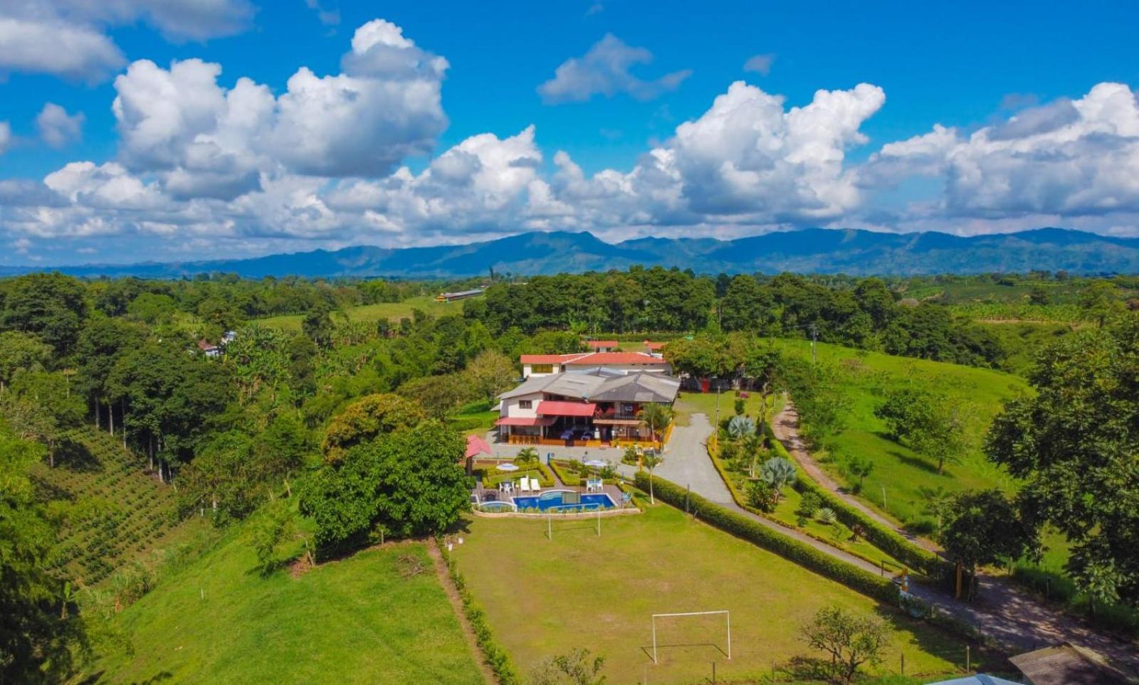 Finca Turistica Los Alpes Quimbaya Exterior foto